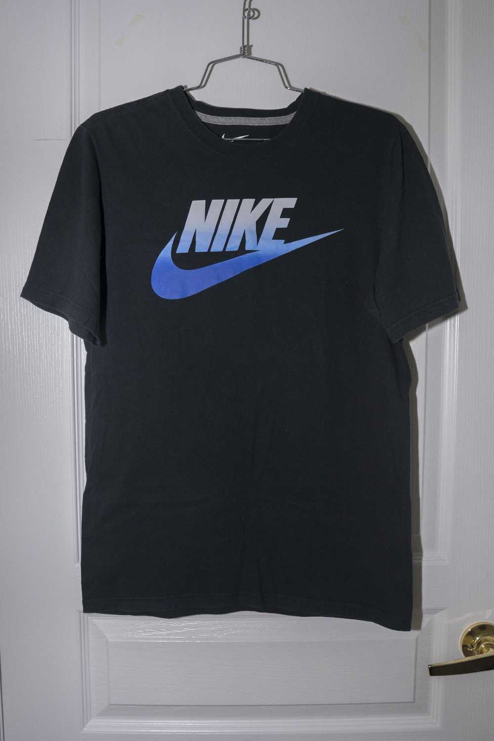 Nike × Vintage Nike Gradient Futura Icon Logo Tee… - image 2