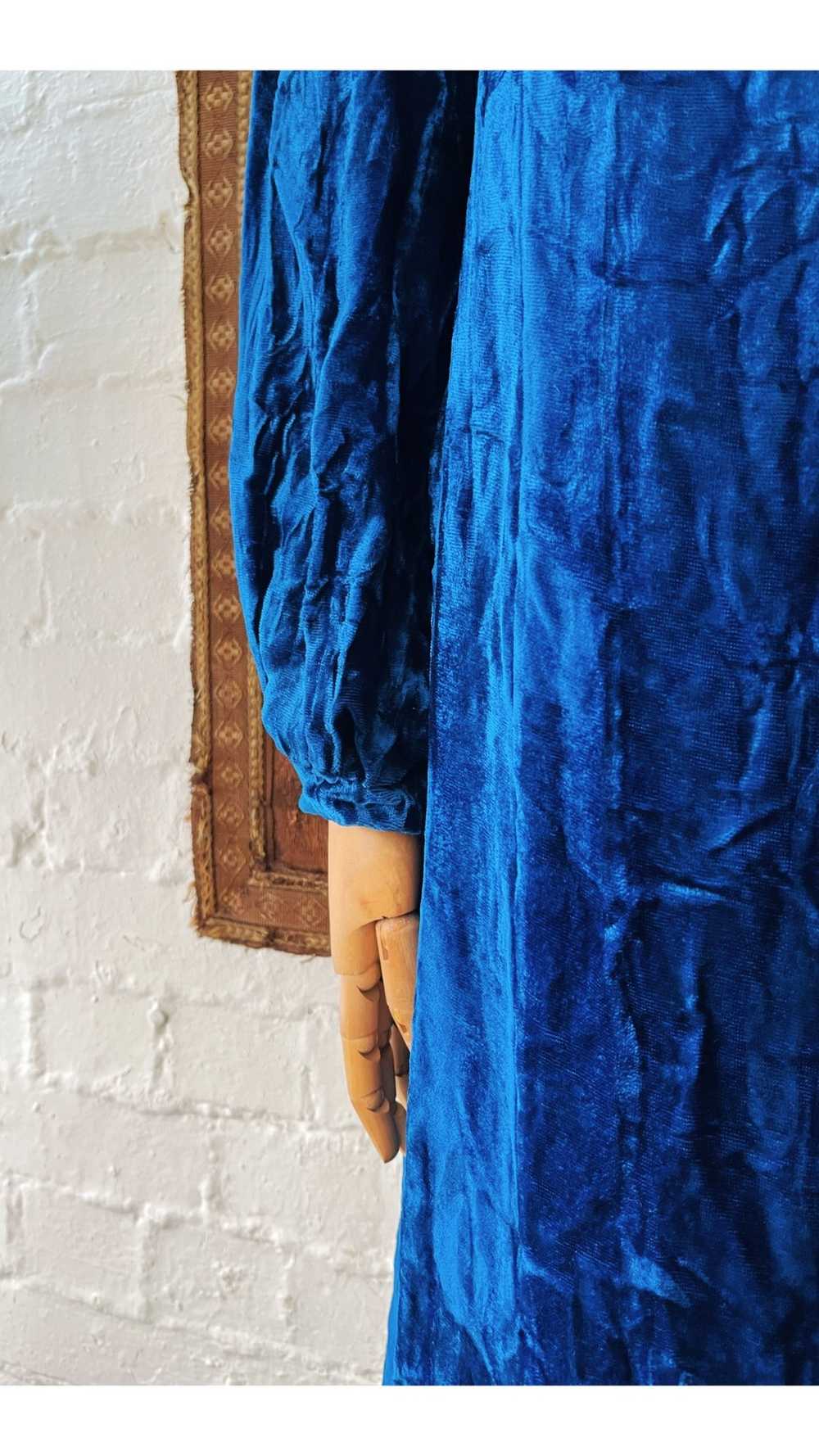 1970s Colin Glascoe Royal Blue Crushed Velvet Max… - image 3