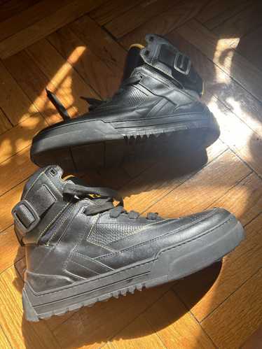 Fendi FENDI LEATHER HIGH TOP