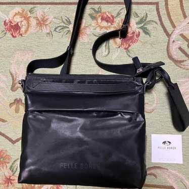 Excellent condition Pelleborse Cheers shoulder bag