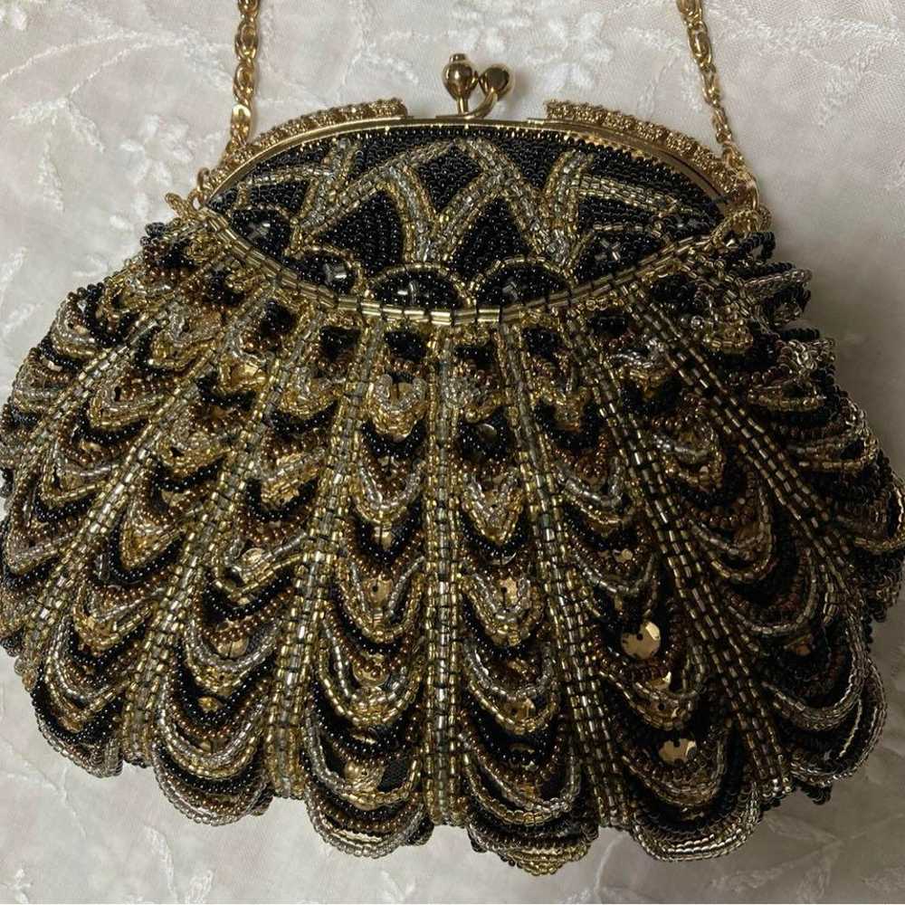 Beaded shell-shaped party bag - image 10