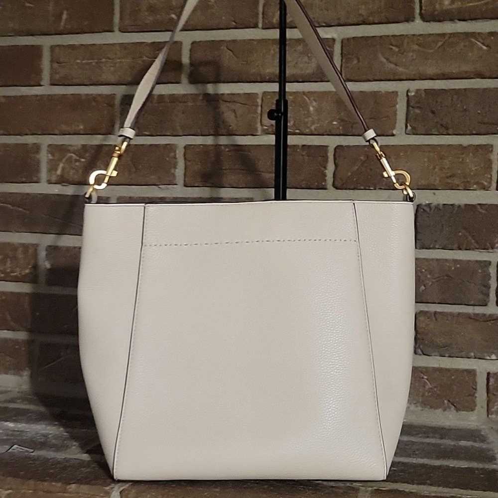 Tory Burch Mcgraw Bucket Bag Leather Ivory - image 3