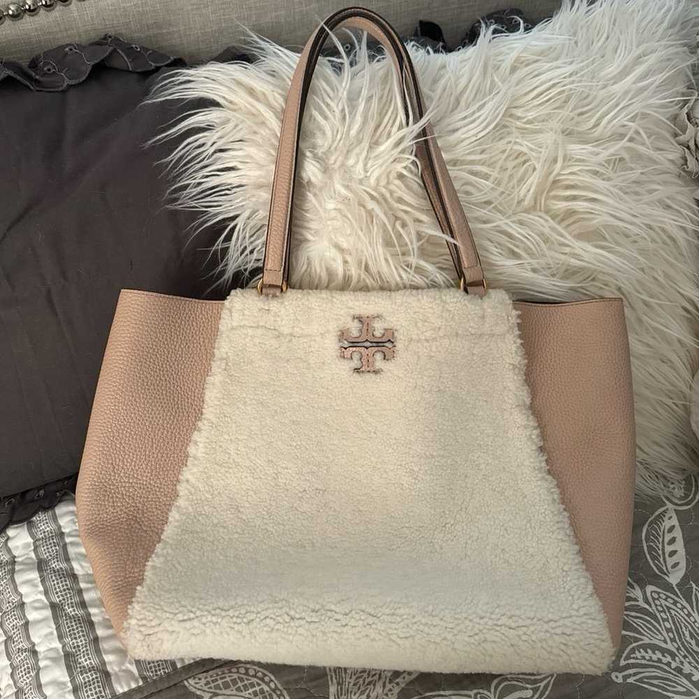 Tory Burch McGraw Shearling Carryall Tote bag / i… - image 4