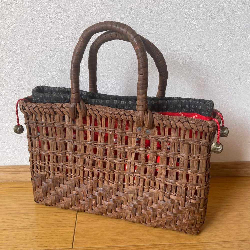 Mountain grapes basket bag made in Japan with inn… - image 2