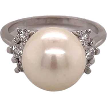 18K White Gold Pearl and Diamond Ring