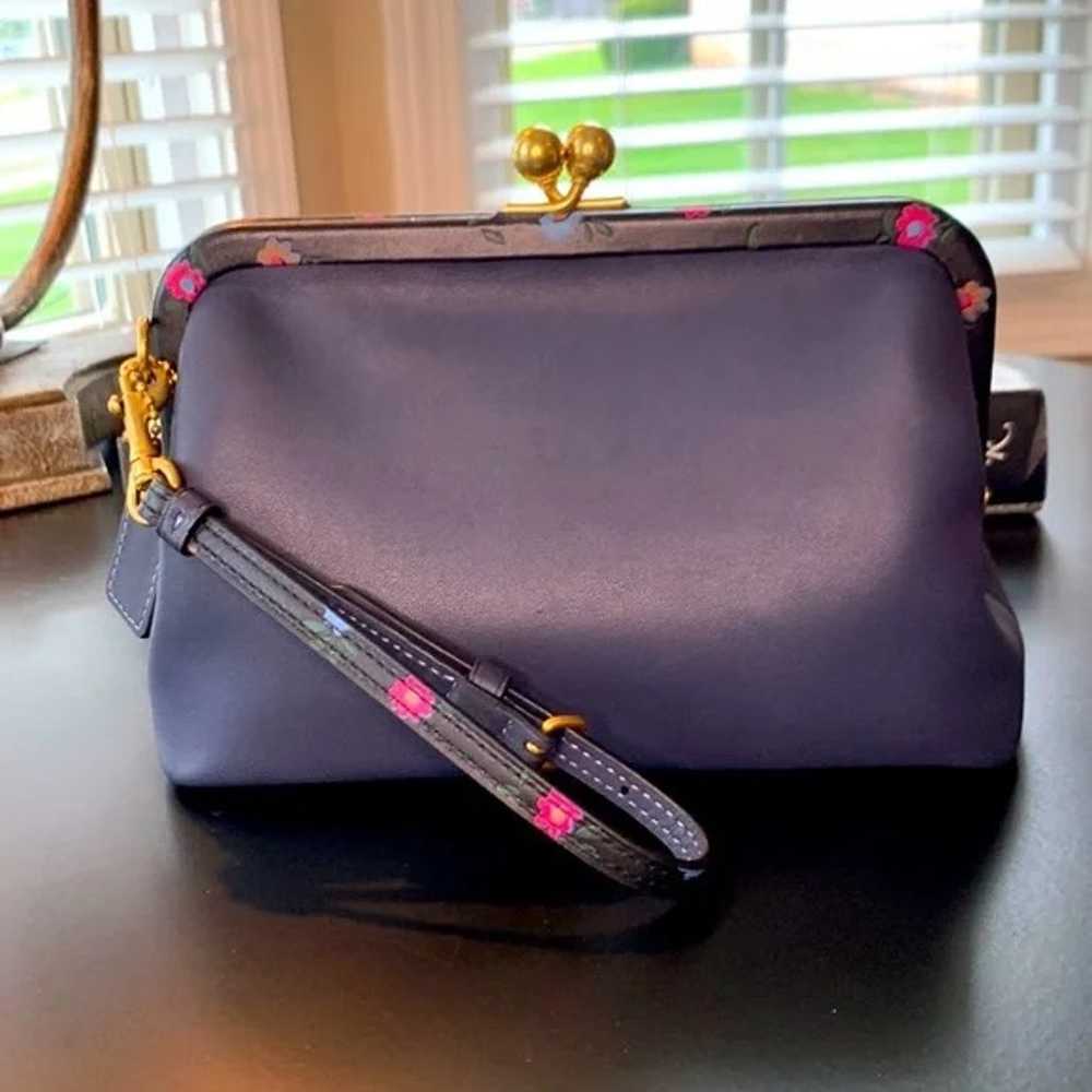 Beautiful New Disney Coach Kisslock Clutch! Never… - image 1