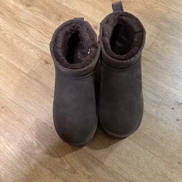 Ugg dupe size 7 - image 1