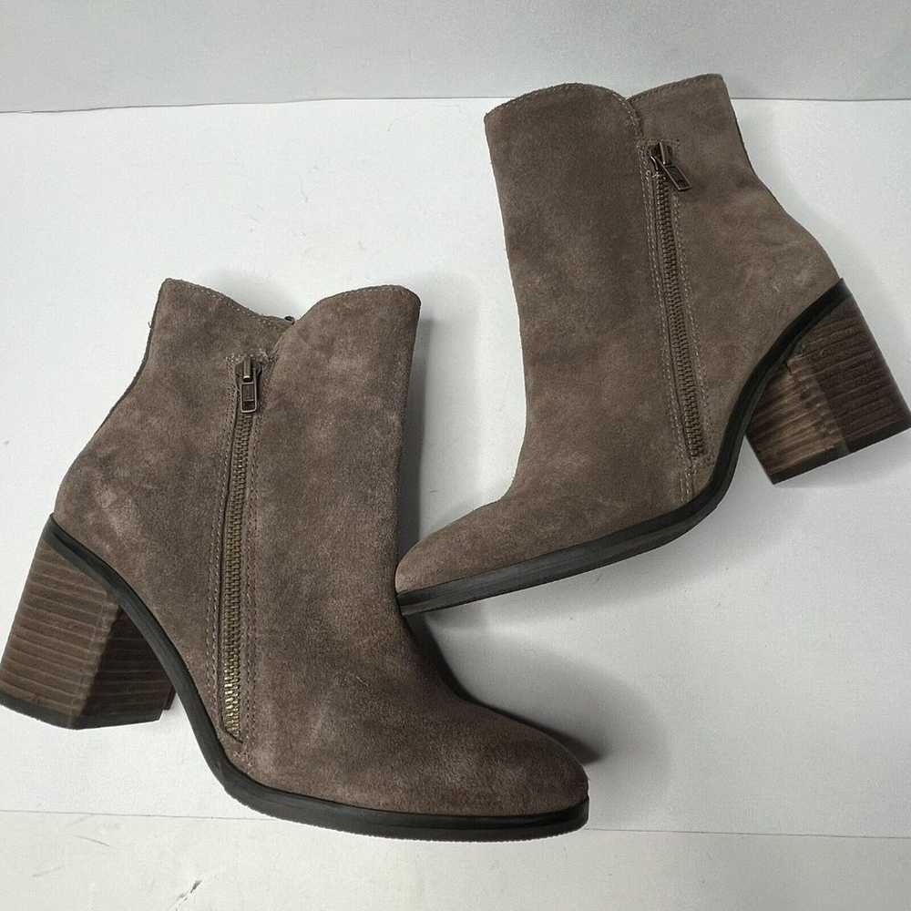 Crown Vintage Sunny Light Brown Suede 3" High Hee… - image 1