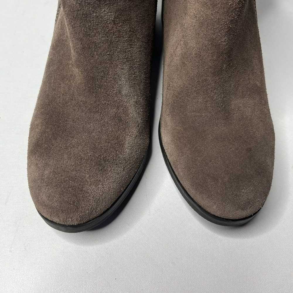 Crown Vintage Sunny Light Brown Suede 3" High Hee… - image 4