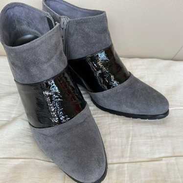 Gray suede patent side zipper booties 22.5cm. - image 1