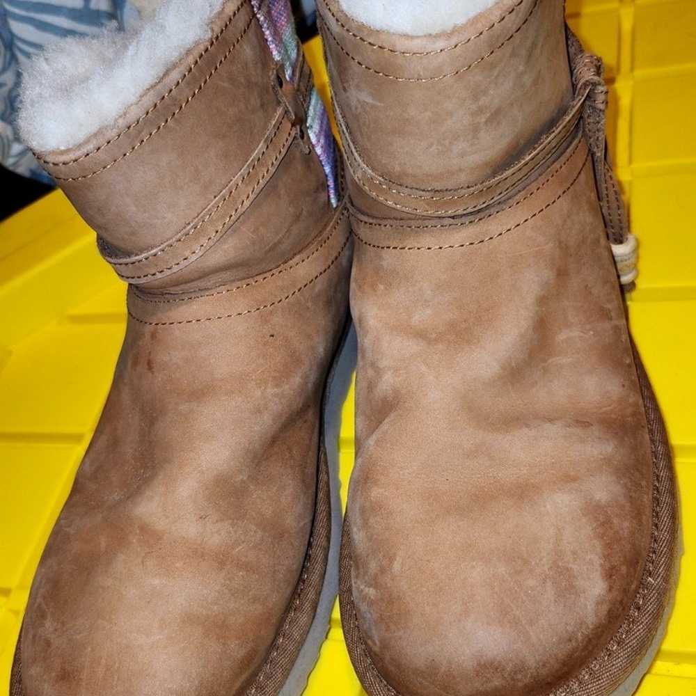 Ugg size 7 - image 2