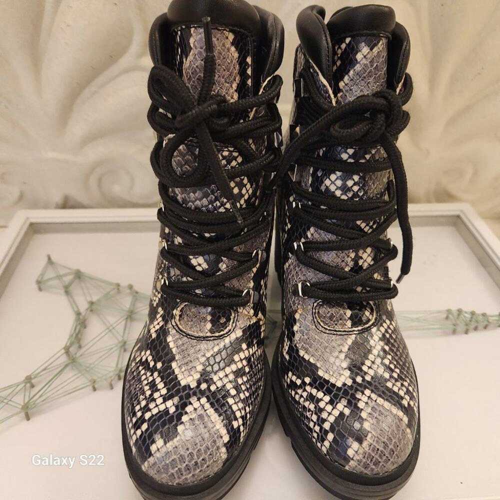 Marc Fisher Lace Up Boots. NWOT. Leather. Size 7 - image 4