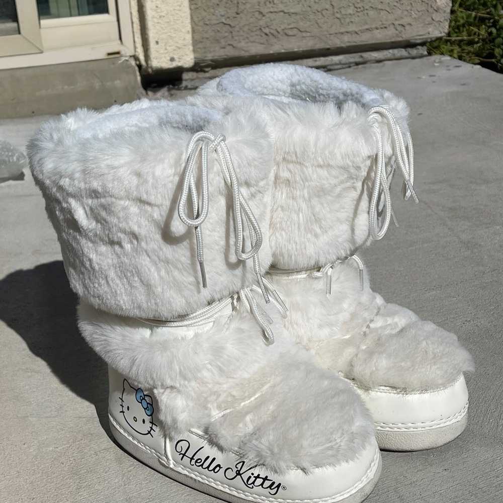 Hello Kitty moon boots - image 1