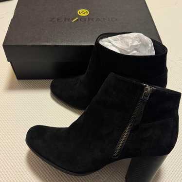 Cole Haan Suede Boots Size 8 Black