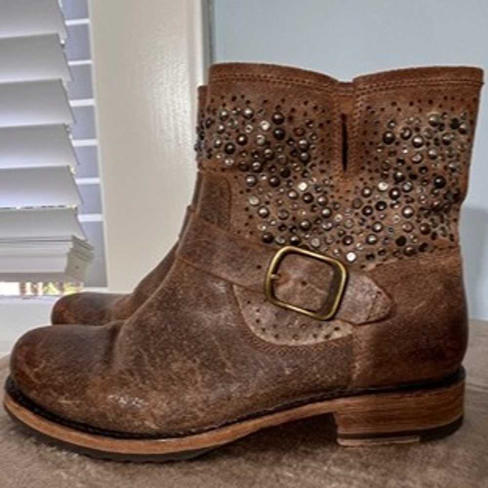 FRYE Veronica deco Studded Ankle Boot Size 8 - image 2