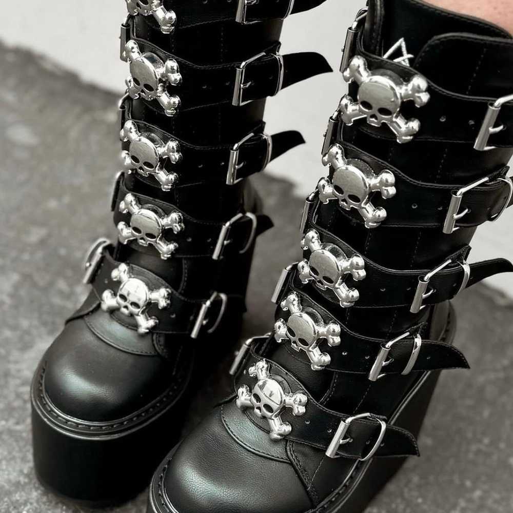 YRU Platform Boots Dune Skull Silver black Size 8… - image 1