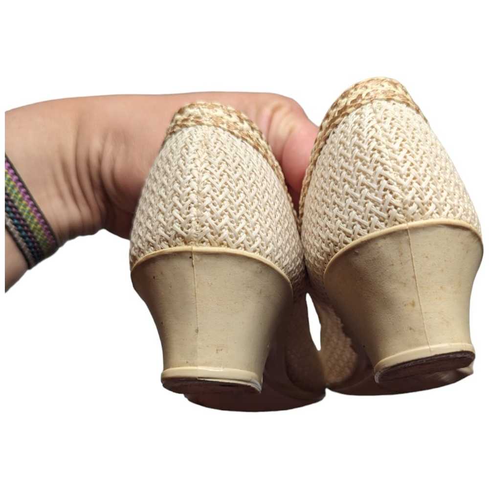 Vtg 1960s Casual Footwear Ivory Kiltie Woven Low … - image 3