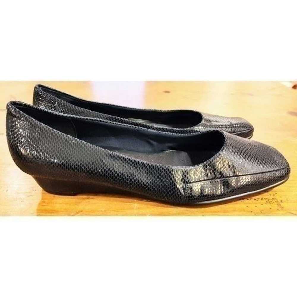 AEROSOLES NAVY GENUINE LEATHER SNAKE PRINT FLAT S… - image 1