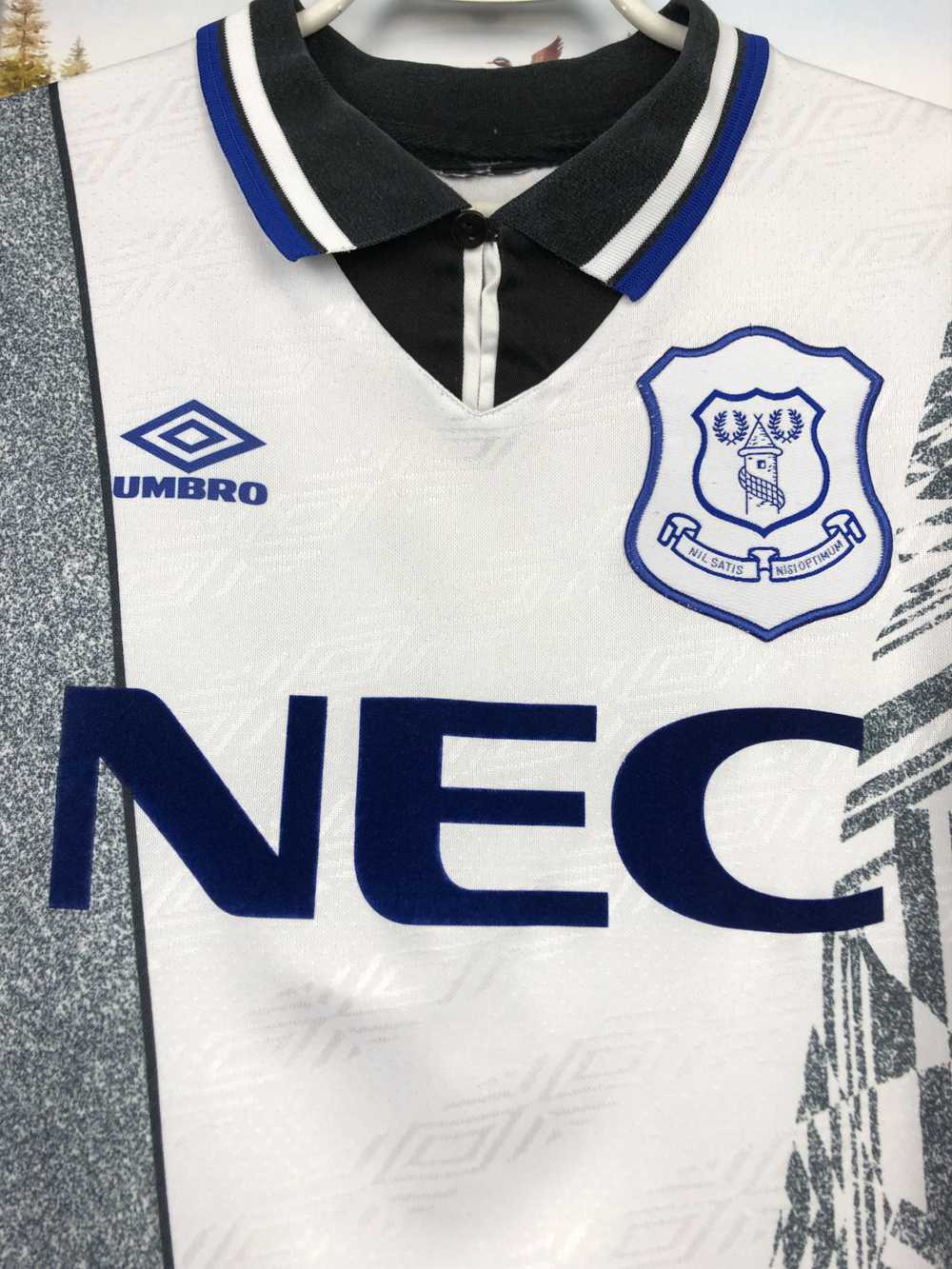 Soccer Jersey × Sportswear × Vintage Everton foot… - image 3