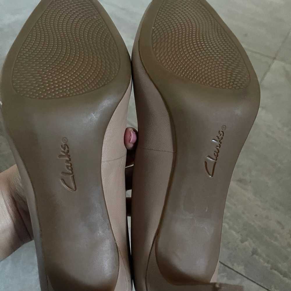 Like New Clarks Pumps - image 2