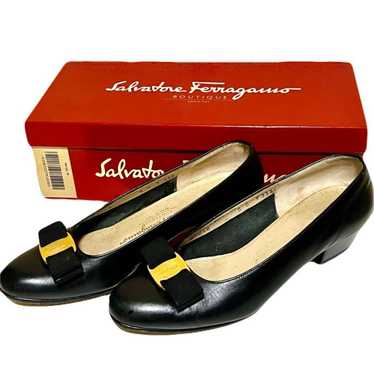 【Vara Pumps】Salvatore Ferragamo Vara Pumps