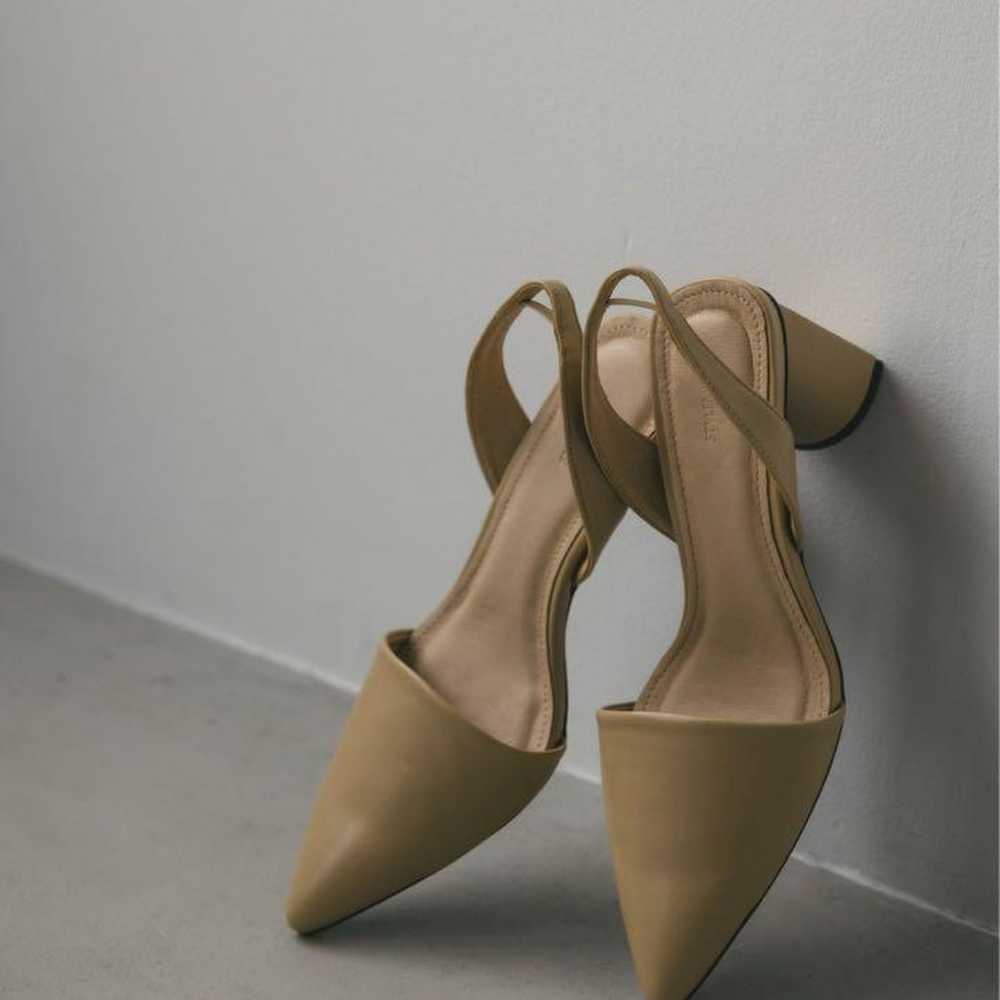 STYLEMIXER Pointy Heel Pumps - image 1