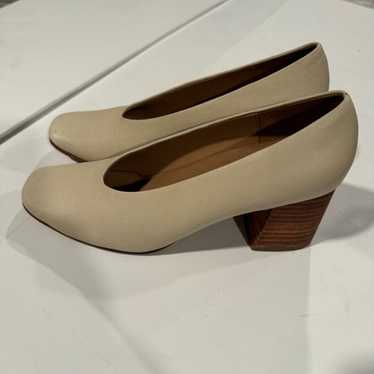 Huma Blanco Salvador Heel Shoe Size 38 - image 1