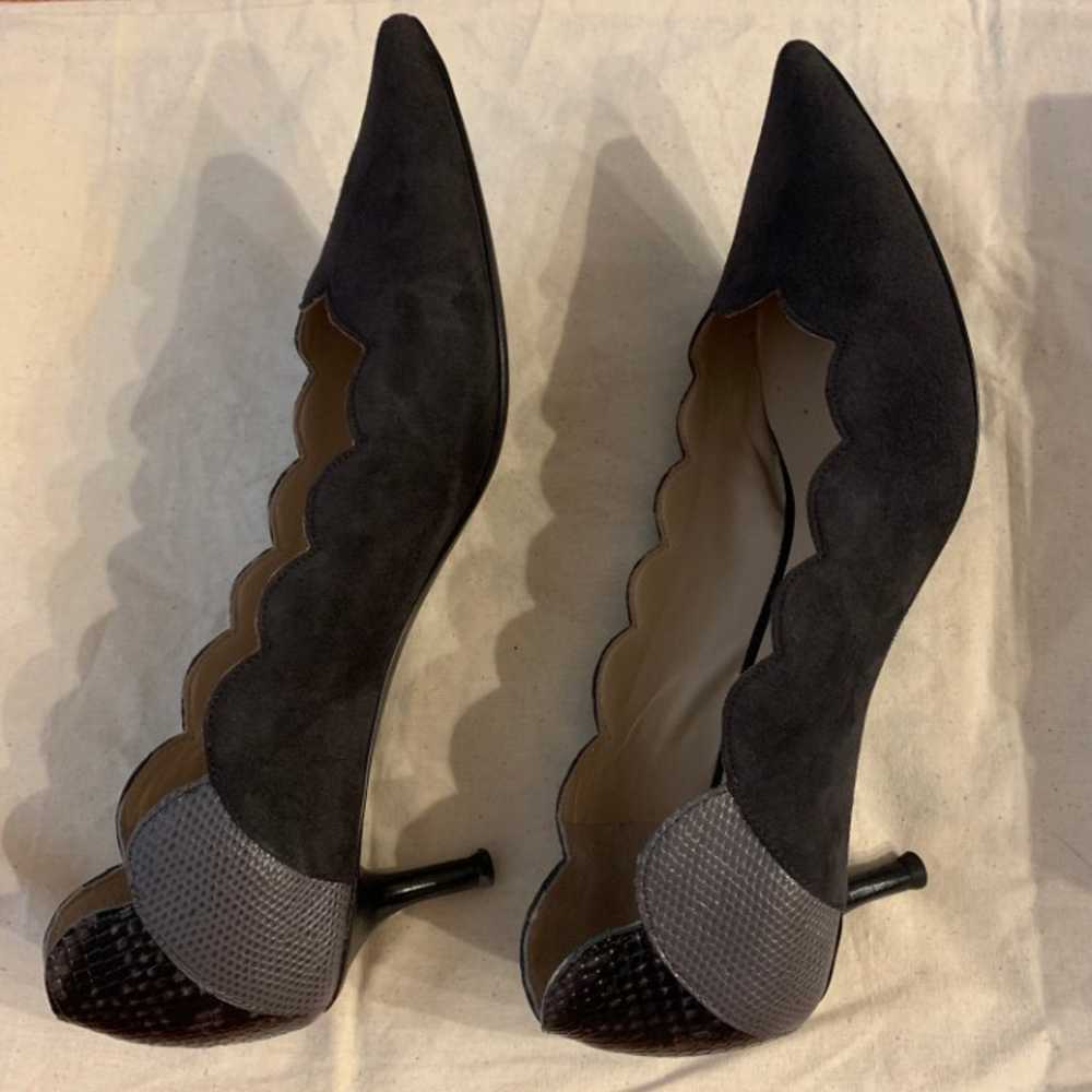 CHLOE PUMP GRAY SUEDE - image 3