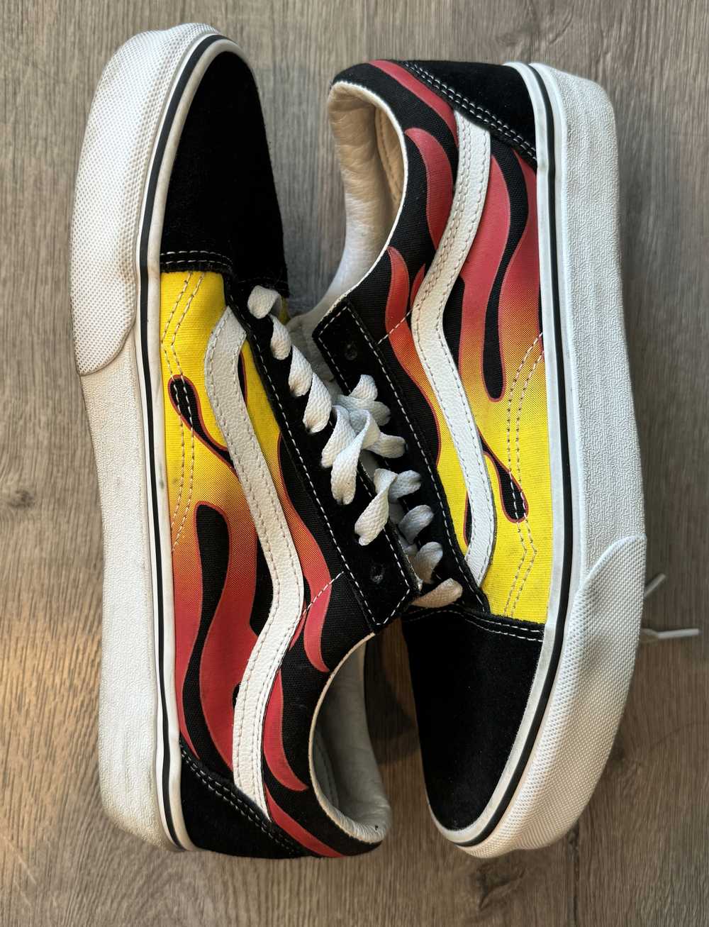 Vans Vans Old Skool Classic Flames Low 8.5 - image 1