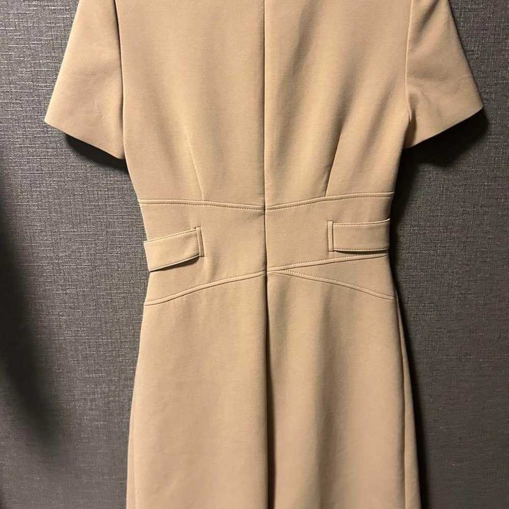 Beige knee-length dress - image 2