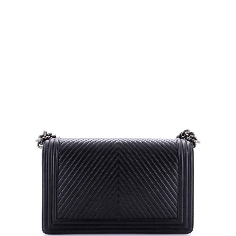 CHANEL Boy Flap Bag Chevron Wrinkled Lambskin New… - image 4