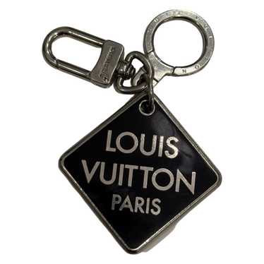 Louis Vuitton Damier shops Ebene Cube Key Chain