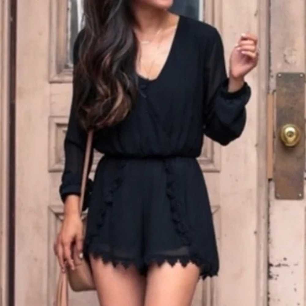 ASTR The Label Long Sleeve Lace Trim Romper in Bl… - image 4