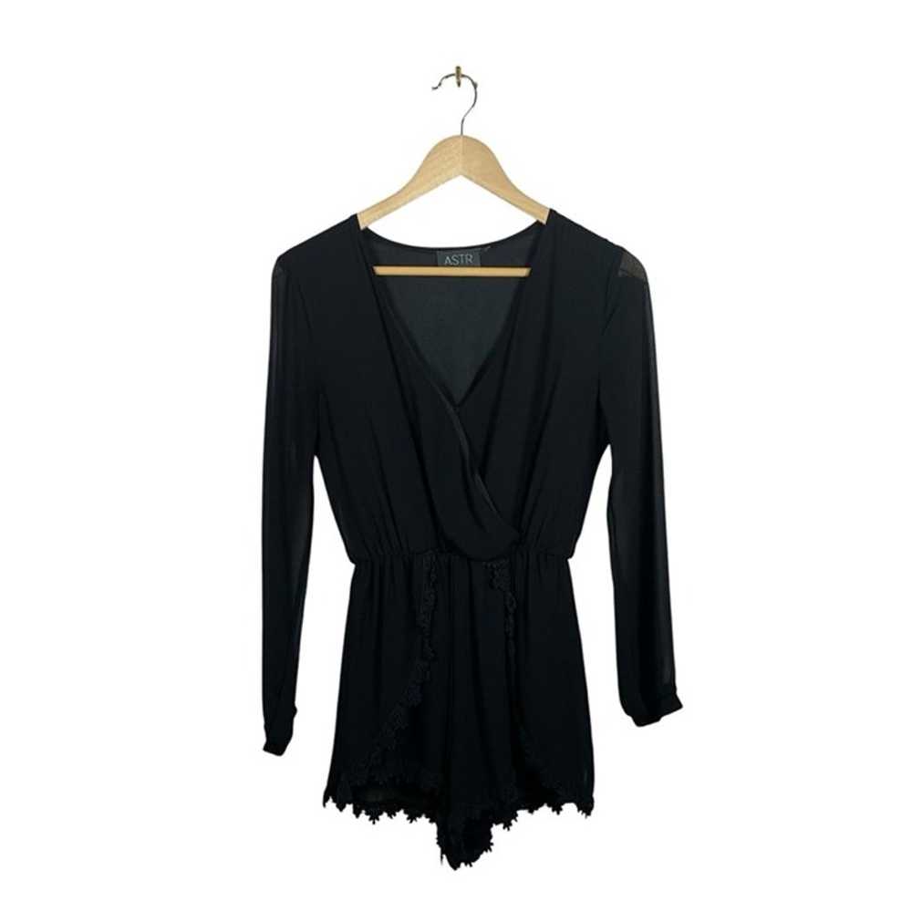 ASTR The Label Long Sleeve Lace Trim Romper in Bl… - image 8