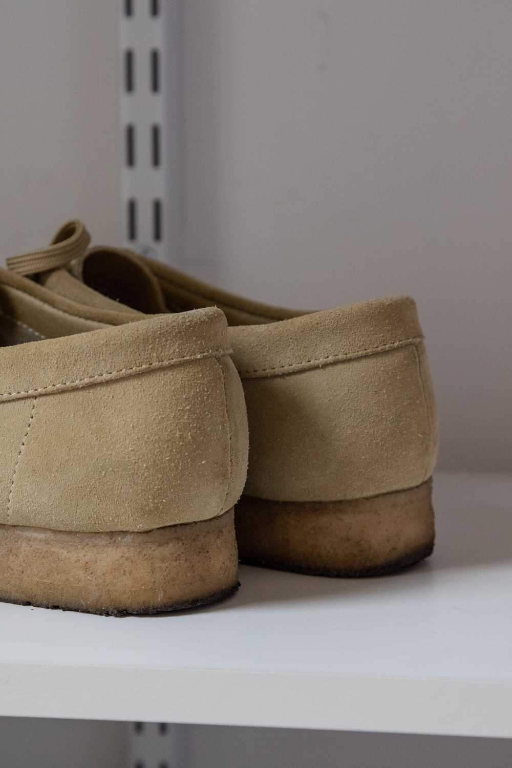 Clarks × Streetwear Clarks Wallabee Low Maple - image 8