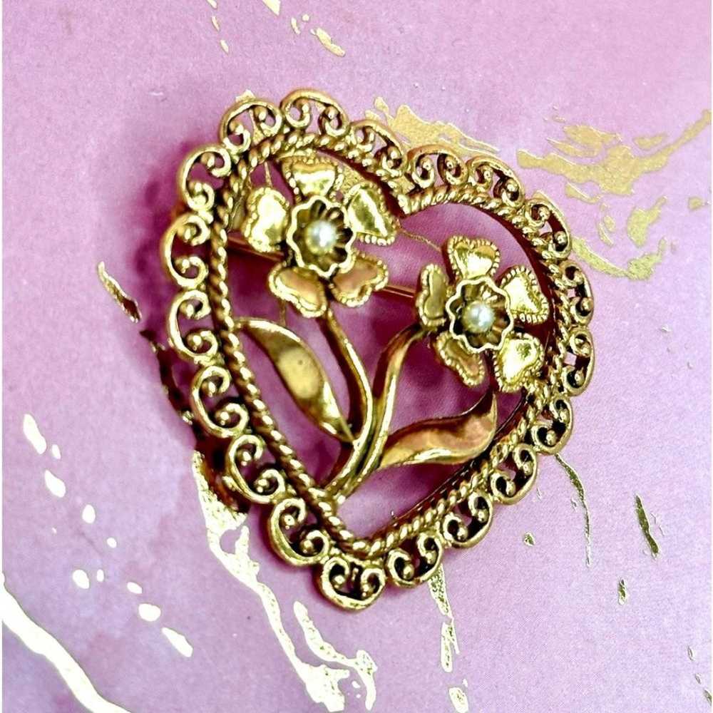 Avon Vintage Twin Flower Heart Shape Brooch - image 2