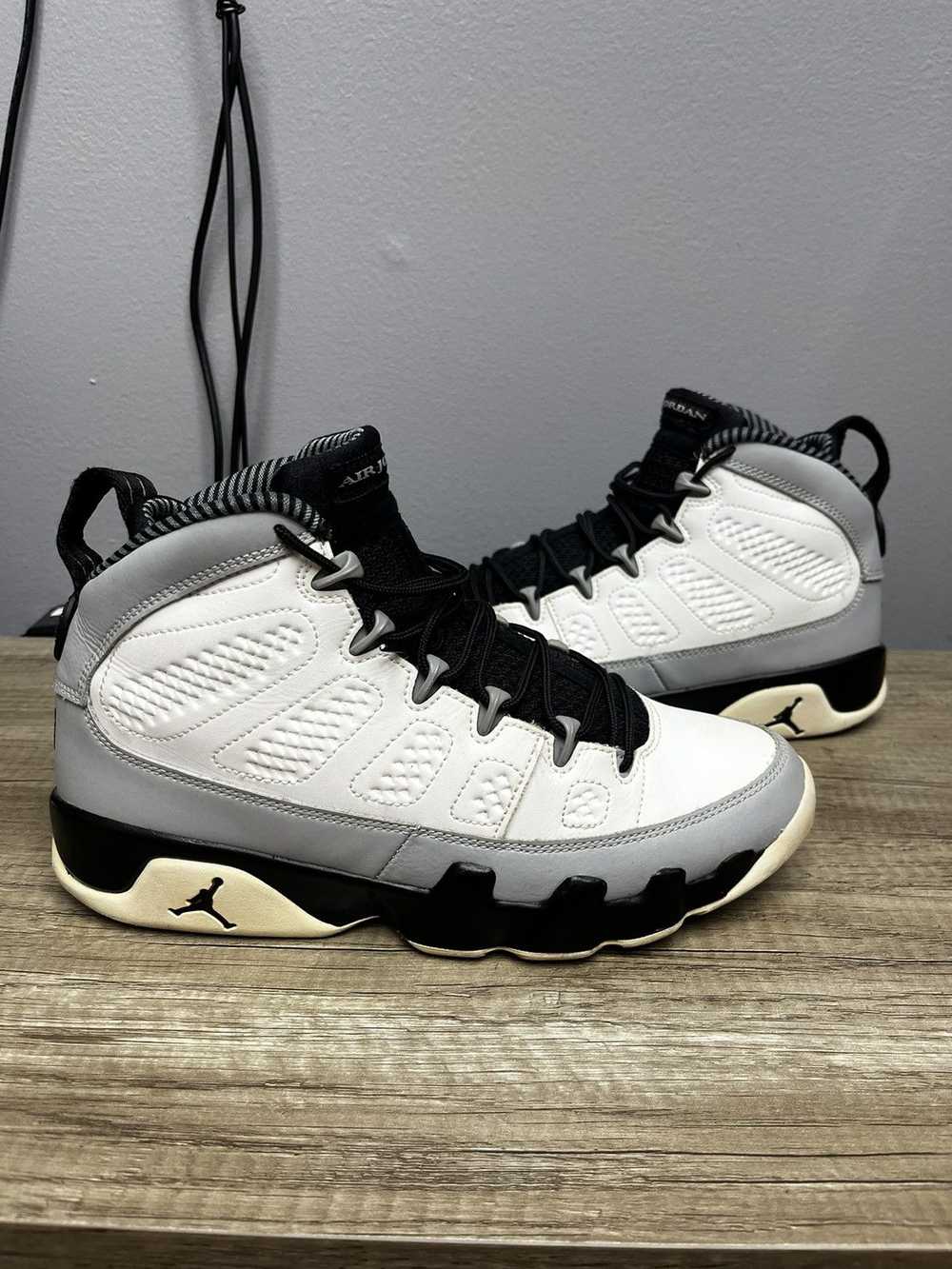 Jordan Brand Air Jordan 9 - Barons Sz 8 - image 1