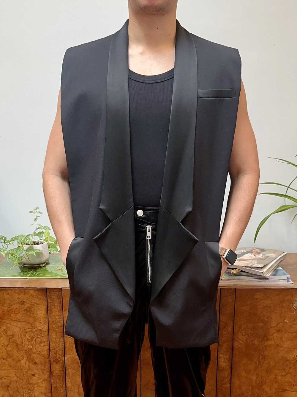 Balmain × H&M Sleeveless Tuxedo Open Blazer - image 2