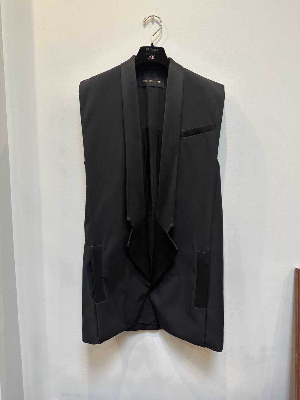 Balmain × H&M Sleeveless Tuxedo Open Blazer - image 6