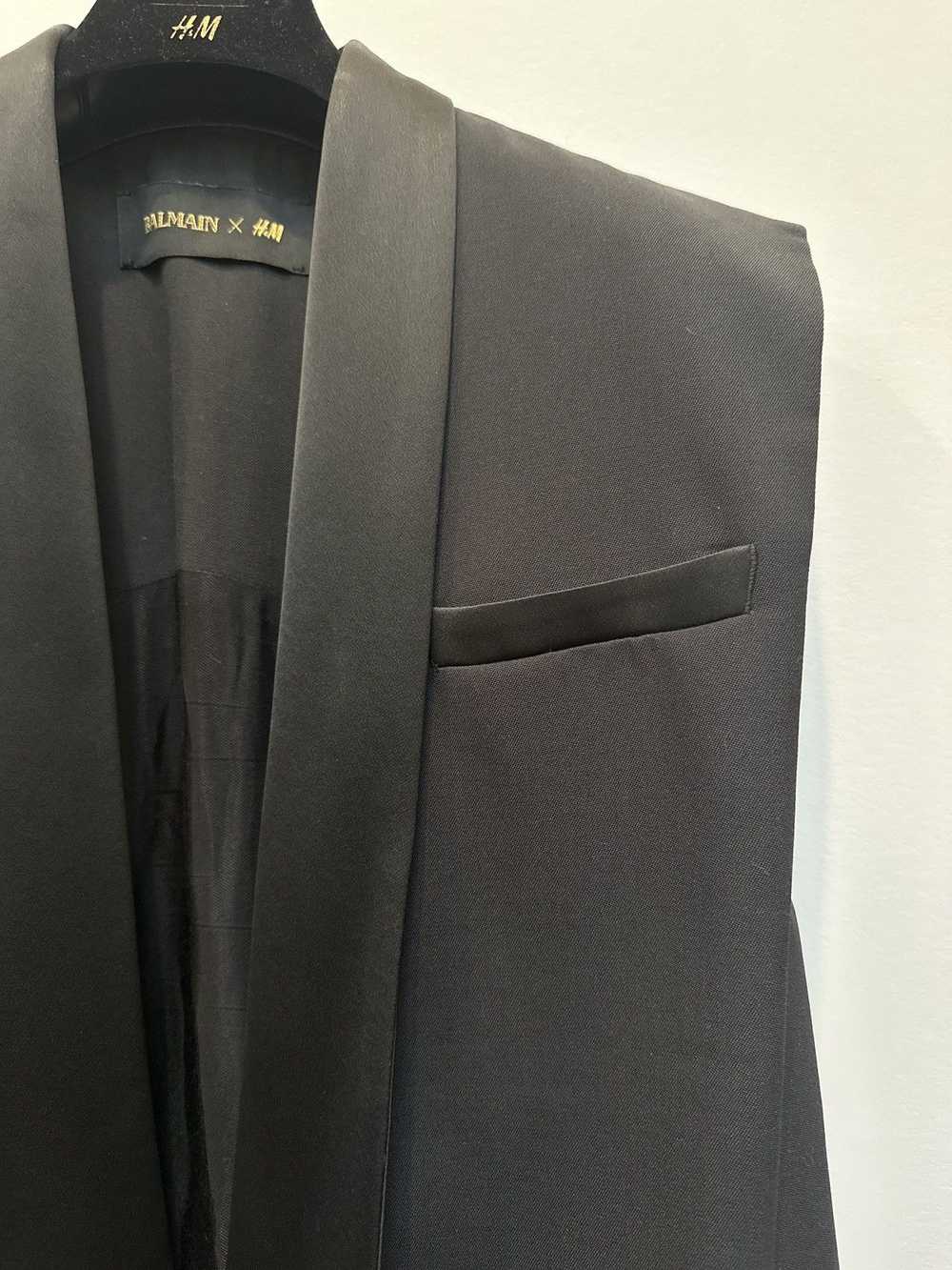 Balmain × H&M Sleeveless Tuxedo Open Blazer - image 8