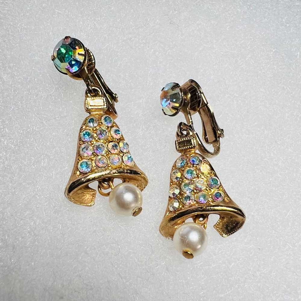 Beautiful Vintage Earrings Gold Tone Christmas Be… - image 1