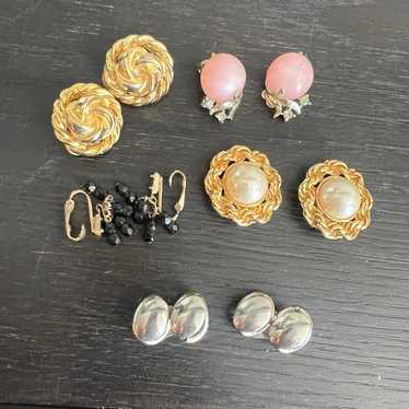 Lot Of 5 Vintage Clip On Earrings - Gold & Silver… - image 1