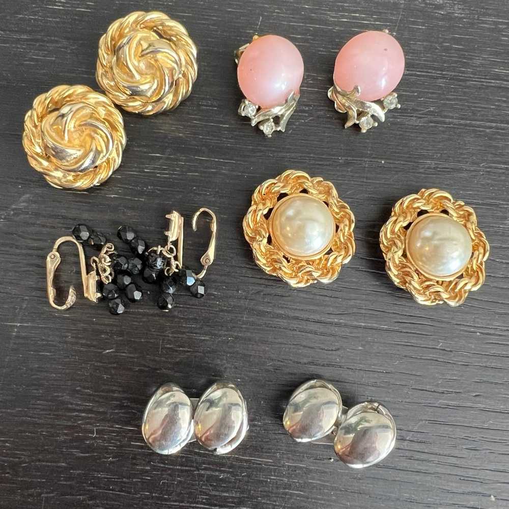 Lot Of 5 Vintage Clip On Earrings - Gold & Silver… - image 2