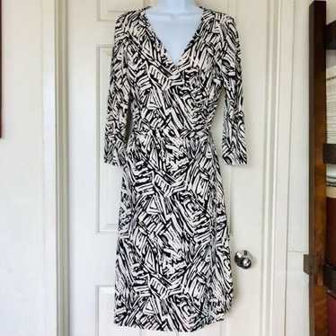 BCBGMAXAZRIA Black and White Print Sheath  Wrap Dr