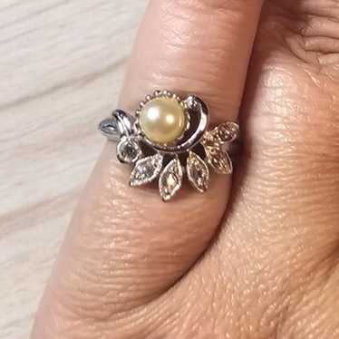 Vintage Avon Silver Ring Faux Pearl and Rhineston… - image 1