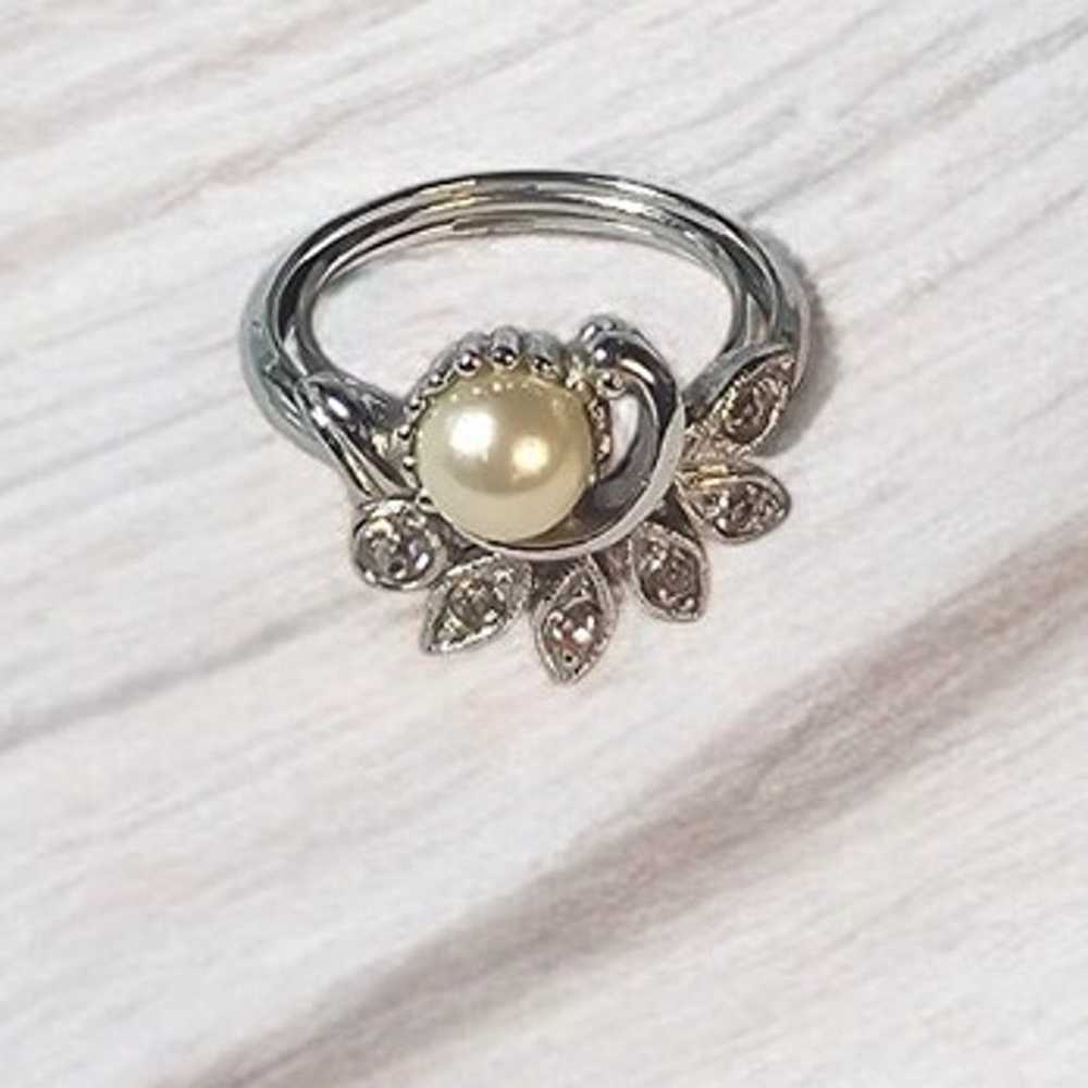 Vintage Avon Silver Ring Faux Pearl and Rhineston… - image 4