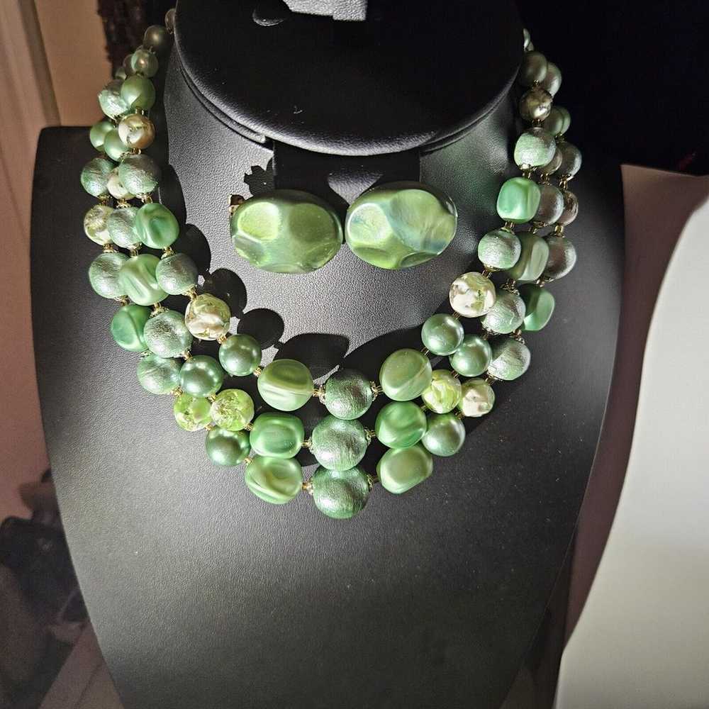 Vintage Japan 3 Strand Graduated Green Bead Chock… - image 1