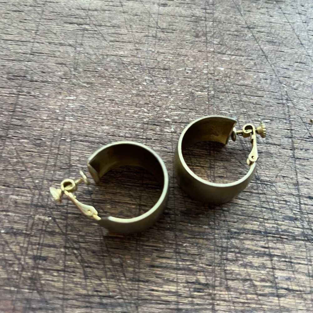 Gold vintage earrings - image 1