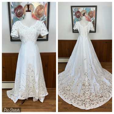 Beautiful Vintage 90s Bonny Lace Cutout Wedding G… - image 1