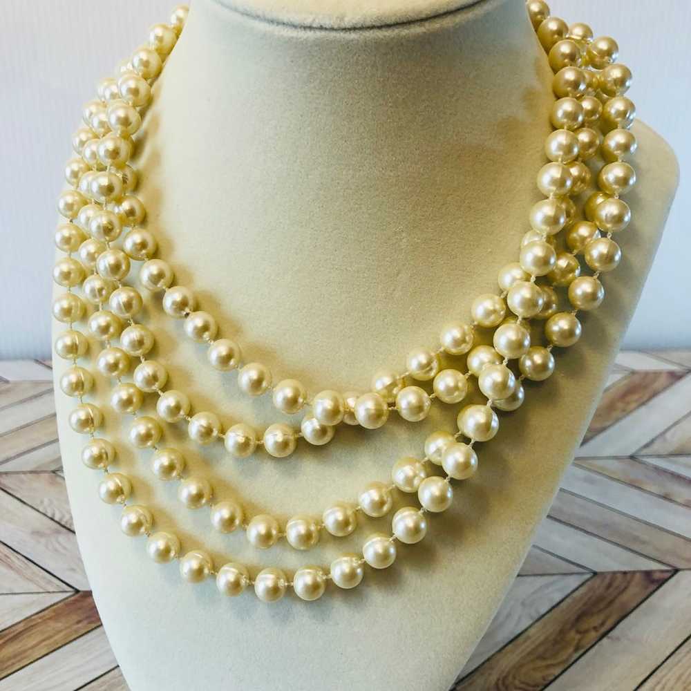 Bundle of 3 Faux Pearl Vintage Style Necklaces Cl… - image 9